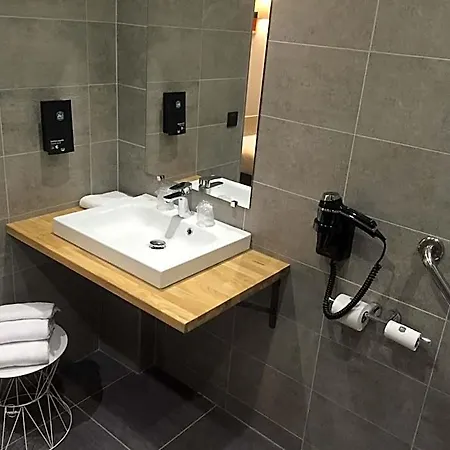 Kyriad Bordeaux Sud - D'ornon Hotel 3*
