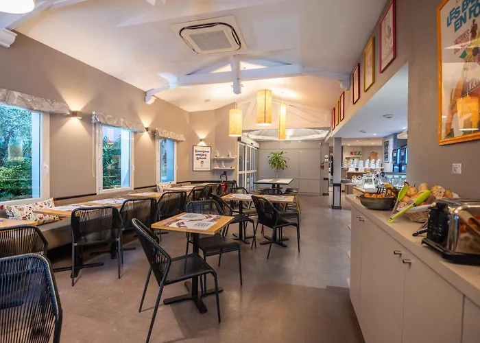 Kyriad Bordeaux Sud - D'ornon 3* Villenave-dʼOrnon